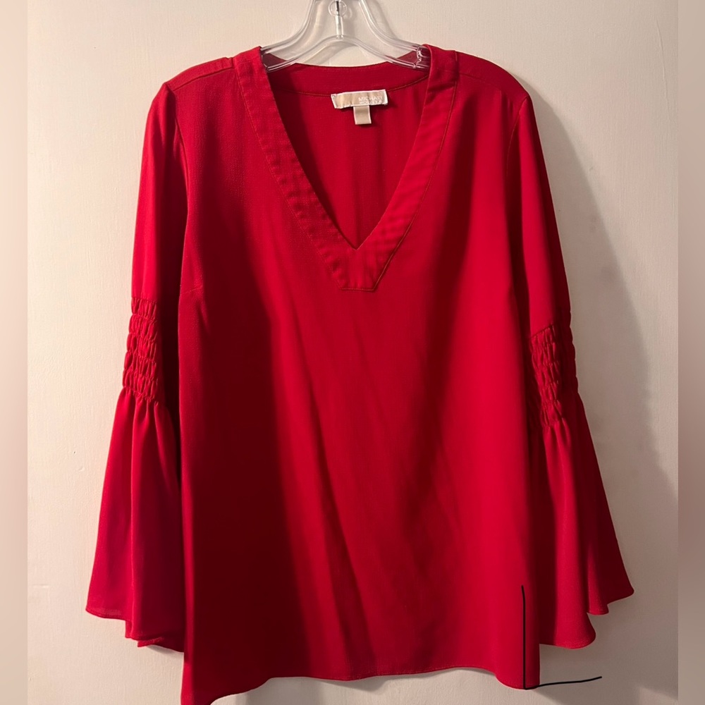 Beautiful shirt with wide sleeves